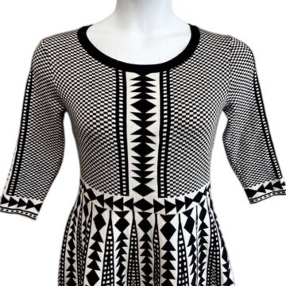 Nina Leonard Black White Geometric Print Fit & Flare Sweater Mini Dress Size M - Picture 5 of 12